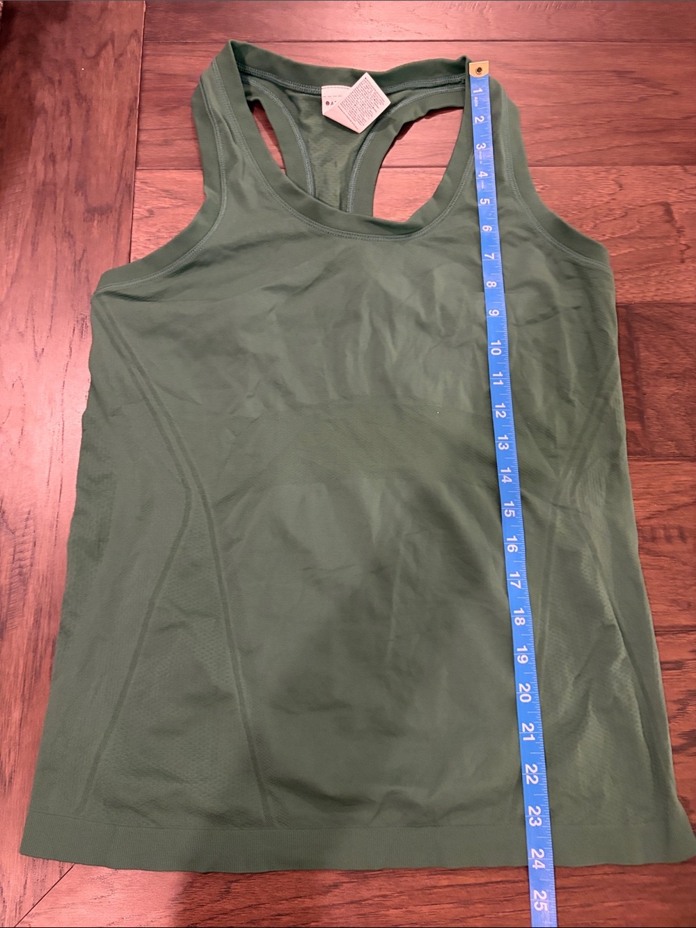 Athleta Momentum Tank Sz M - Picture 6 of 6